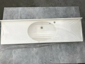 Nove umyvadlo s deskou