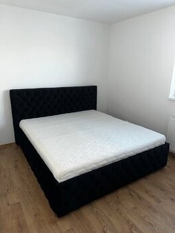 Černá manželská postel 180x200