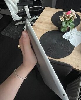 Apple iPad (7.generace)128gb stříbrný