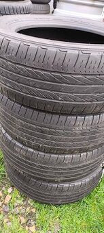 Gumy bridgestone 215/60/17