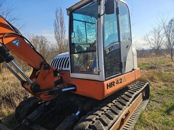 Pásový bagr Terex HR42