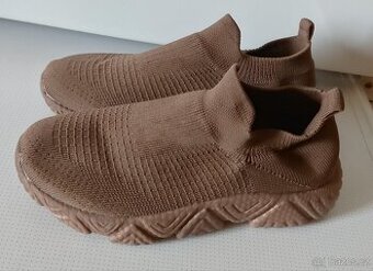 Nové kotníkové boty. Vel.38
