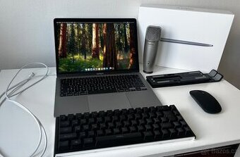 🖥️ MacBook Air M1 jen 30 cyklů, baterie 98 % + dárky