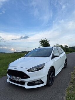 Ford Focus ST 2.0 TDCI 136 kW RECARO