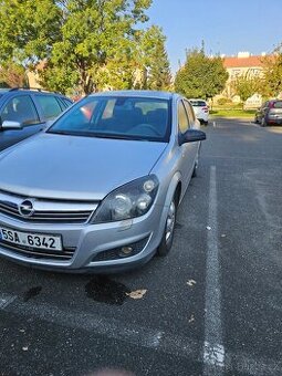 Opel Astra H, 1.6 benzín, r.v. 2008