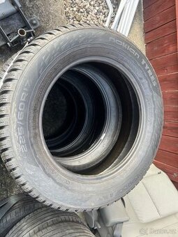 225/60 R17 Nokian zimní NOVÉ