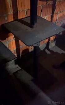 Prodám stolovou kovovou nohu