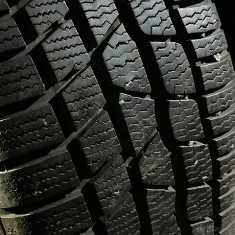 Zimní pneu 235/45 R18 98V Continental 7,5mm