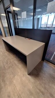 Prodám kancelářské stoly