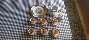 Porcelánová kávová souprava s barokním motivem