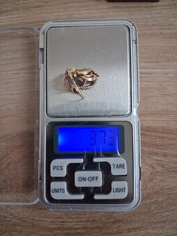 Zlaté dámské náušnice