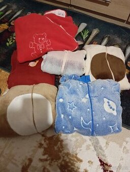 Úklid dětského oblečení velikost 6-12měs.