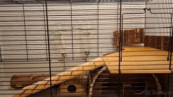 Klec . Délka 100. Šířka 55