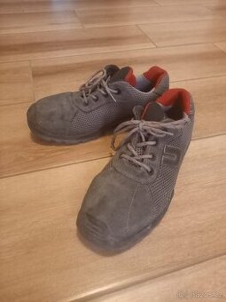 bezpečnostní polobotky