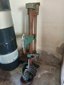 Soustruh na dřevo domácí výroby asi i kovy