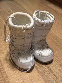 Dětské bílé sněhule