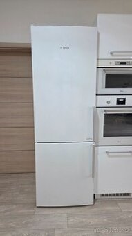 Lednice se samostatným mrazákem Bosch