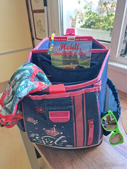 Školní aktovka HAMA + dárky navíc