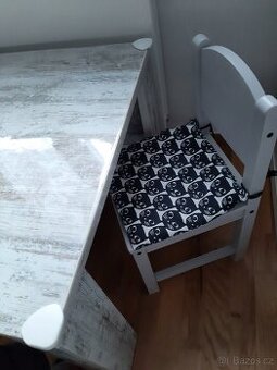 Dětský stolek ASKO + 2 židle Ikea