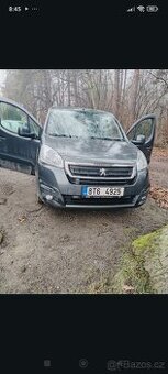 Prodej vozidla Peugeot partner tapee