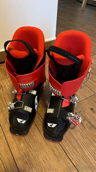 Prodám dětské lyže Nordica 130 + lyžáky Nordica 25