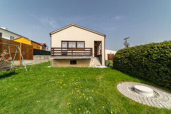 Prodej chaty s možností přestavby na rodinný dům se zahradou