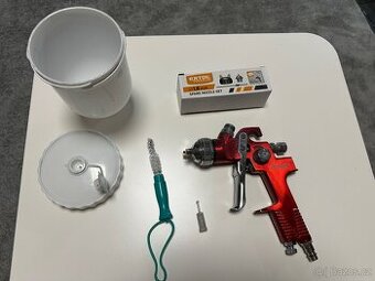 Stříkací pistole na barvu HVLP 1,4 mm.