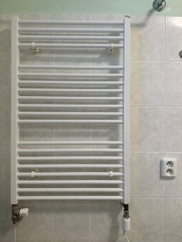 Topný žebřík 600x950 kombinované vytápění