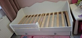 Dětská postel se šuplíkem