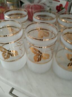 Skleničky pozlacené