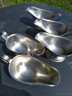 Prodám 5 nerezových omáčníků