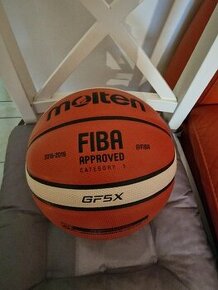 Míč na basketbal Molten GF5X
