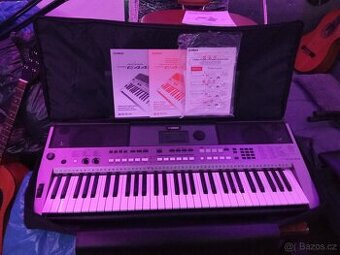 Yamaha PSR-e443