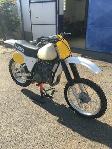 Yamaha yz465 - 1