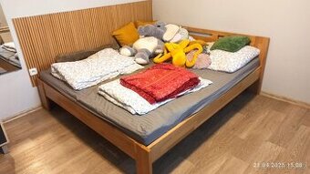 🛏 Postel z masivního dubu
