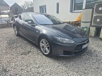 Tesla model S 85