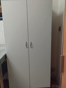 Prodám skŕíň