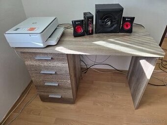 Pc stůl