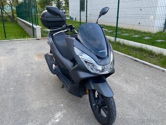 Honda PCX 125 2018 první majitel, servisní knížka