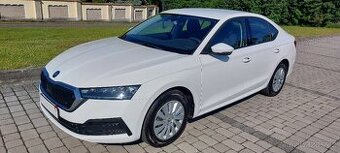 Octavia IV.1,0TSi(81kW)-ČR,r.21,naj.17 tis.km,LED,odpoč.DPH