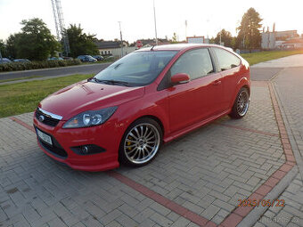 Ford Focus 1.6i - 74kw úprava sport, bez koroze 180000km