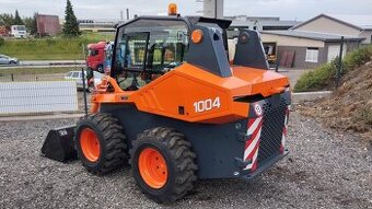 Locust 1004, smykem řízený nakladač, minibagr, bobek