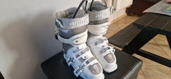 Pěkne dětske přaskače lyžařské boty Alpina, vel. 35,5,stél