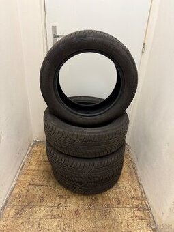 Sada zimních pneu Continental WinterContact 215/55 R17 98V.