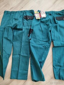 Dámské pracovní montérky.