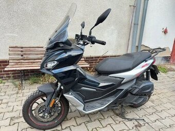 Aprilia sr gt 125