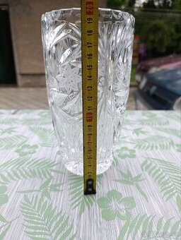 Malá váza - výška 20,5cm, průměr 9cm