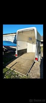 Přívěsný vozík na 2 koně r.v.2010(Hengr)