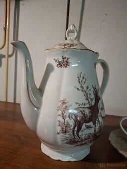 Porcelán s lovecký motivem srnce.