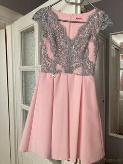 NOVÉ světle růžové šaty s šedou krajkou vel.34-36